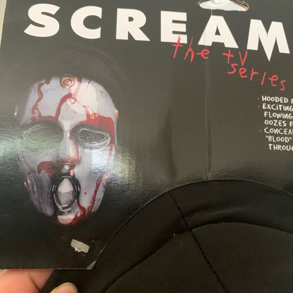 Bleeding Scream Mask - Scream TV Series NWT - Picture 3 of 4